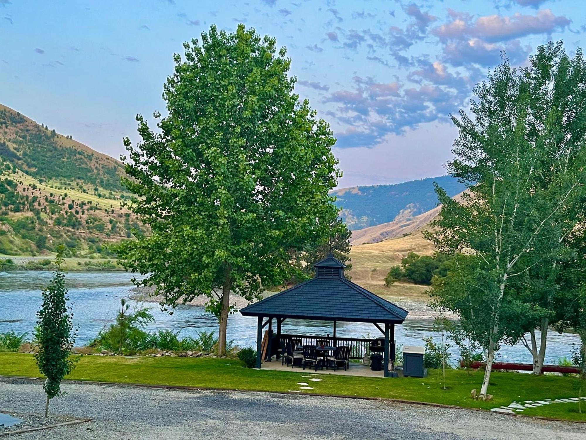 Steelhead Lodge Lucile Dış mekan fotoğraf